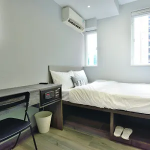 Atlas & Backpackers Guest house Hong Kong